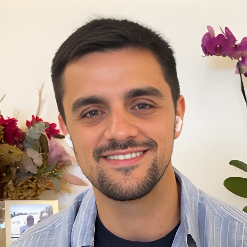 Felipe Simas
