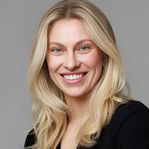 Lana Rhoes 
